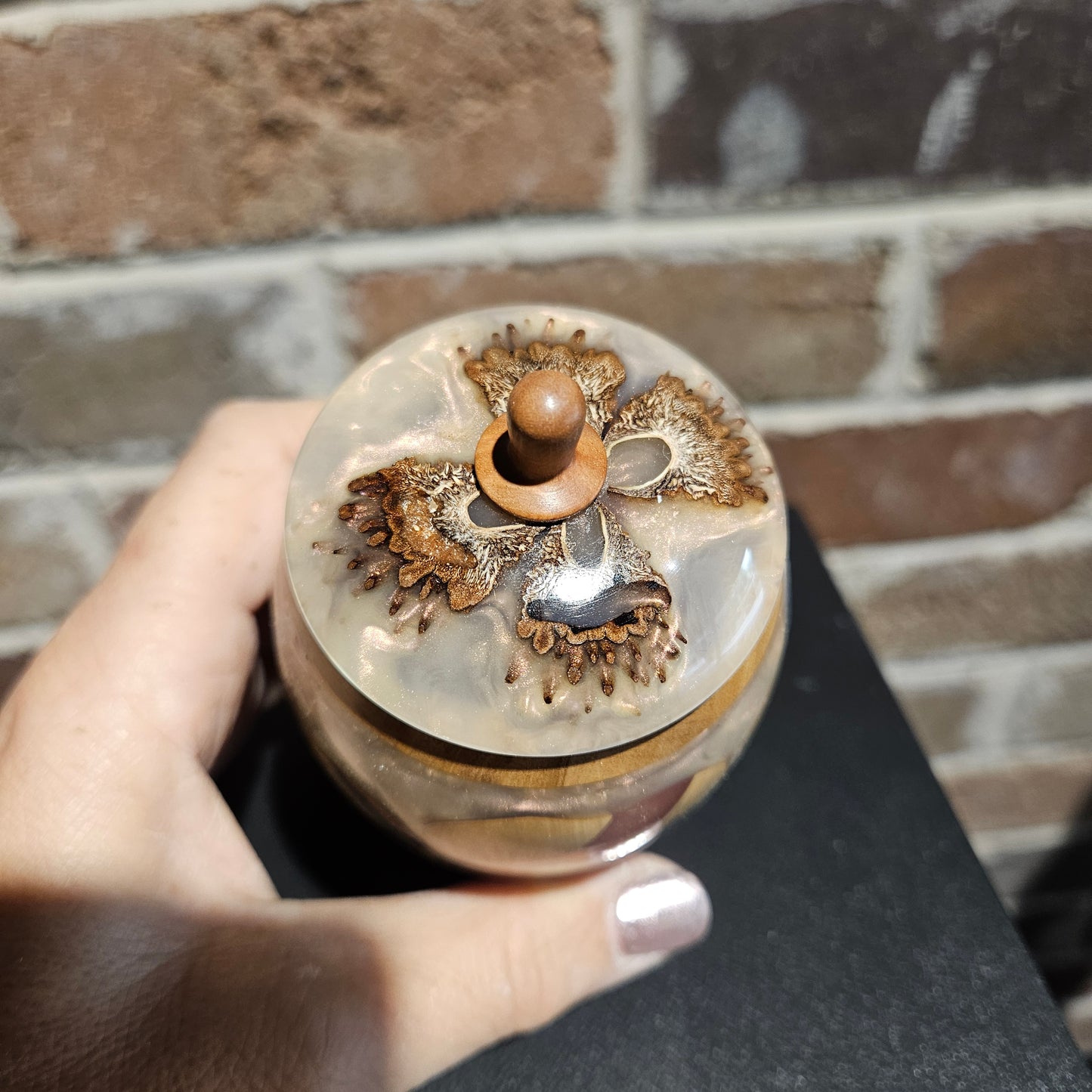 Resin Heart Lidded Vase