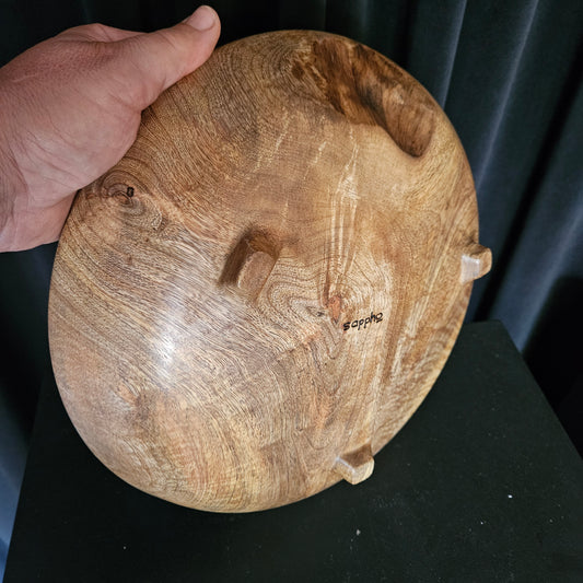 Mango wood bowl with 3 little feet