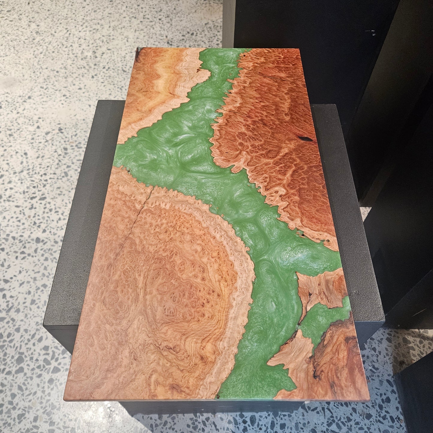 Chacuterie Board in Green/White Pearl-large