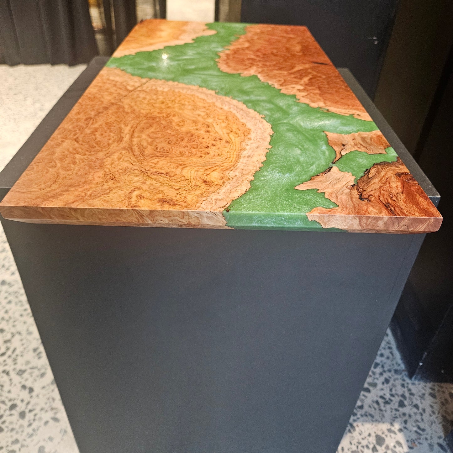 Chacuterie Board in Green/White Pearl-large