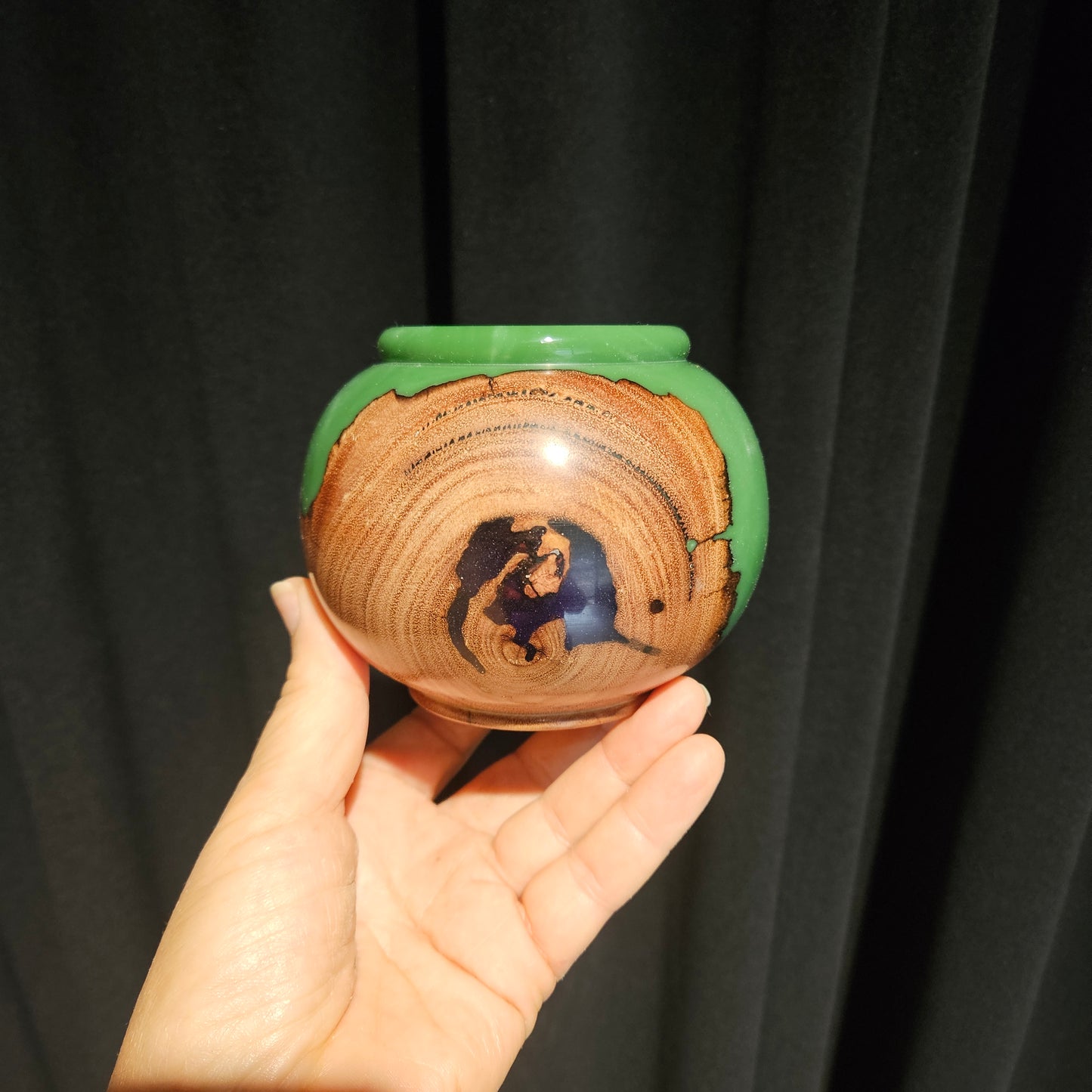 Eucalyptus Decorate Bowl / Pearlescent Jade Resin