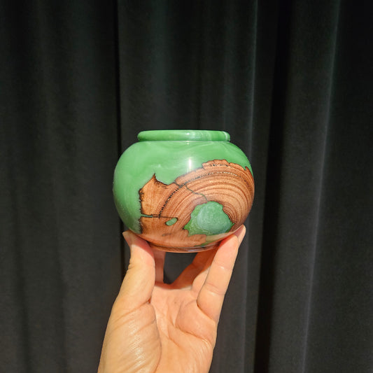 Eucalyptus Decorate Bowl / Pearlescent Jade Resin